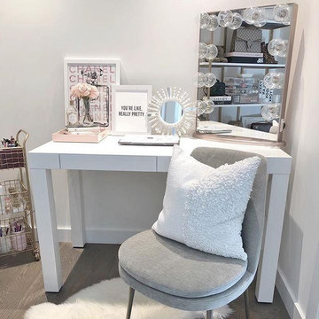 Vanity Mirrors with Lights for Beautiful Bedroom