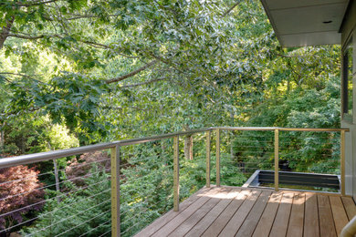 Balcony - industrial balcony idea in Other