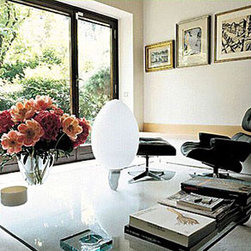 Uovo Table Lamp by Fontana Arte Lighting - Table Lamps