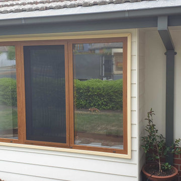 Timber-look uPVC Golden Oak Double Glazing