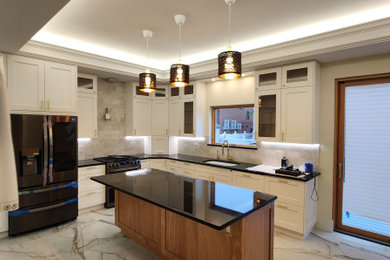 Kitchen photo in New York