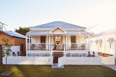 Design ideas for a traditional exterior in Brisbane.