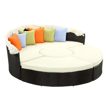 Outdoor daybeds