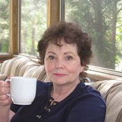 Gloria Warner's photo