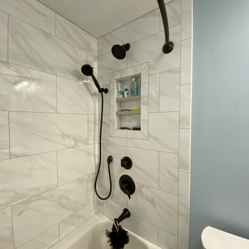 Lake Pleasant Rd. - Bathroom