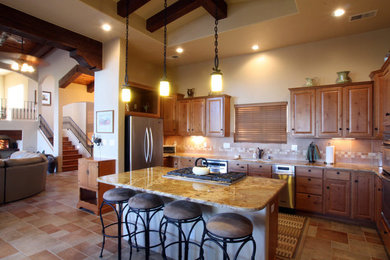 Elegant kitchen photo in Albuquerque