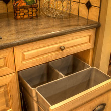 Kitchen Garbage and recycle