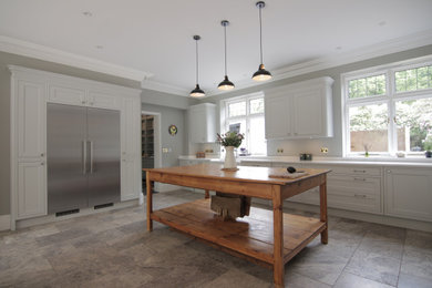 Inspiration for a traditional kitchen in Buckinghamshire.