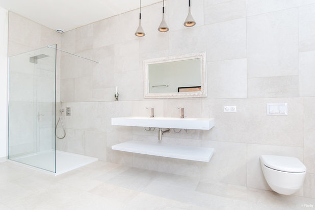 Современный Ванная комната by Gomez Carrelages & Bains