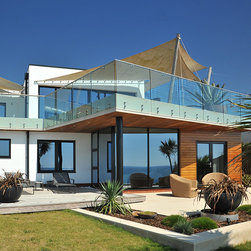 The Beach Hut - Windows And Doors