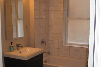 Inspiration for a contemporary bathroom remodel in Chicago