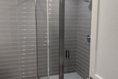 Bathroom - contemporary bathroom idea in New York