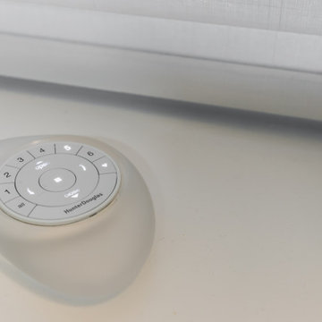 Pebble® Remote for Hunter Douglas Pirouette Window Shadings with PowerView®