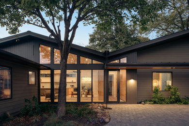 1960s exterior home idea in Austin