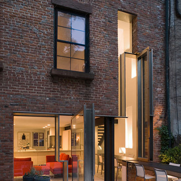 Operable Boundary Townhouse/Garden