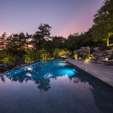 Piscine à débordement ambiance nocture