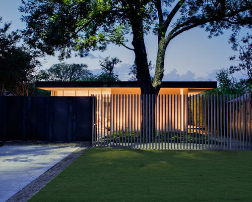 Best Modern Fence Design Ideas & Remodel Pictures | Houzz  SaveEmail