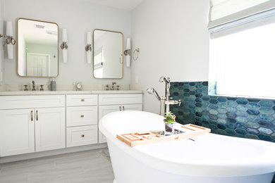 Bathroom - traditional bathroom idea in Houston
