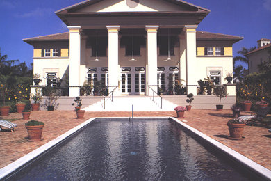 Example of a classic pool design in Miami