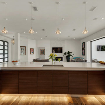 Modern Cabinetry in White High gloss