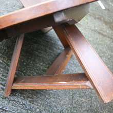 French arts and crafts dark oak coffee table diameter 39"