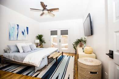 Bedroom - contemporary master bedroom idea in Austin