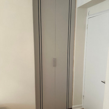 Planum 0016 Matte Grey, bifold and double bifold barn