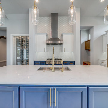 Modern: 4,950 ft², 4 BR/4 BA/2 ST