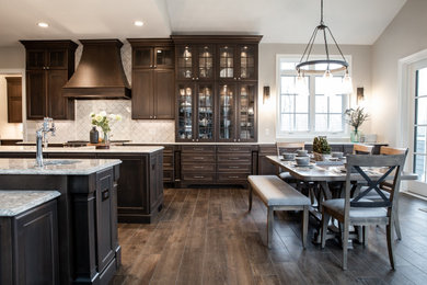 Inspiration for a timeless kitchen remodel in Cleveland