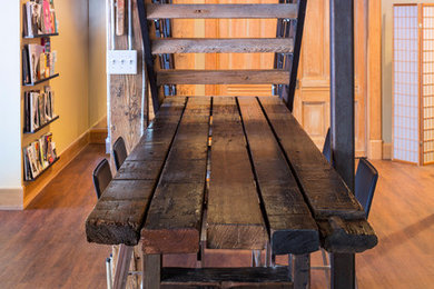 Home bar - modern home bar idea in Chicago