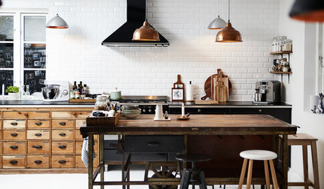 7 Cucine Nere Rinascono Grazie a Dettagli in Legno