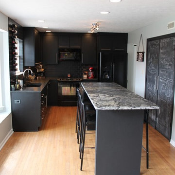 Indianapolis Black Kitchen With Style