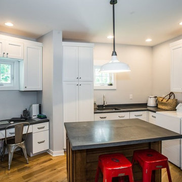 Modern Farmhouse -High Pointe Custom Homes, LLC