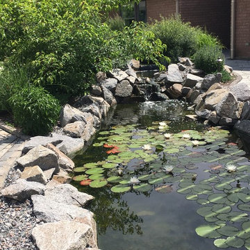 Retirement home pond & entrance