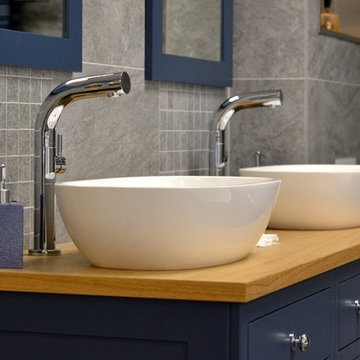 Bathroom | Blue Vanity Hall and Victoria & Albert