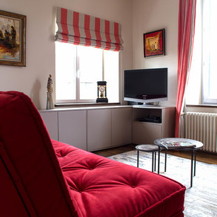 Inspiration for a contemporary home theater remodel in Rennes