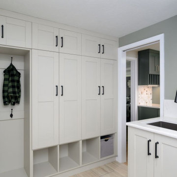Oakway Transitional Kitchen