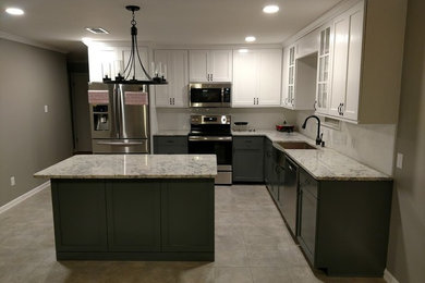 Example of a kitchen design in New Orleans