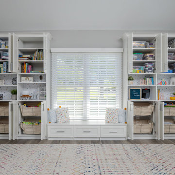 Wall Units Helps Organize Craft and Hobby Room