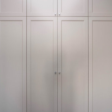 Шкаф в спальню в стиле современная классика