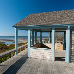 ボストンのヴィクトリアン調のおしゃれなデッキ (張り出し屋根) の写真