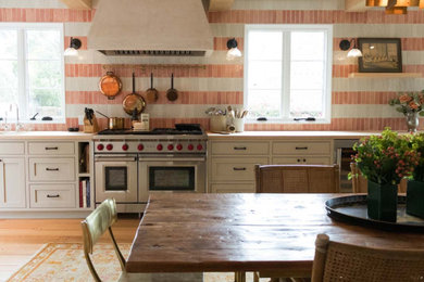 Example of a kitchen design in San Francisco