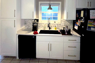 Inspiration for a modern kitchen remodel in Chicago