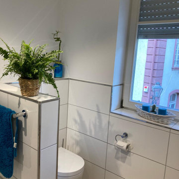 Makelloses Badezimmer in Weiß