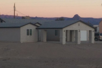 Example of an exterior home design in Phoenix