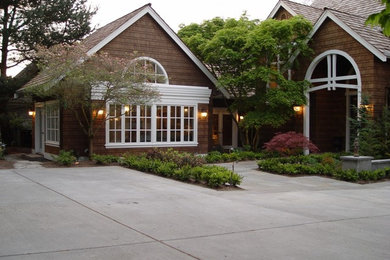 Elegant exterior home photo in Seattle