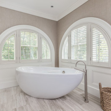 Classic Elegance and Modern Comfort: Norfolk Road Residence