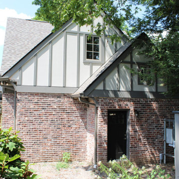 Custom Garage + Mother-in-Law Suite
