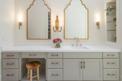 Example of an eclectic home design design in Houston