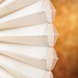 Hunter Douglas Alustra&reg; - Cellular Shades